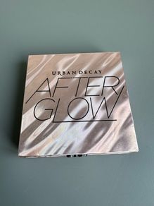 Urban Decay after glow highlighter make up palette