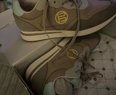 TT.Bagott trainers