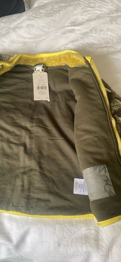 Child's green top