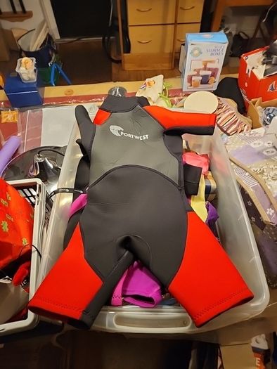 kids wetsuit