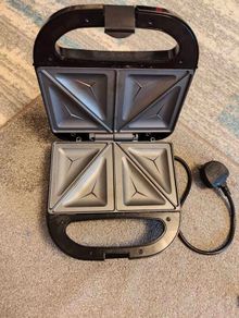 sandwich toaster/ maker