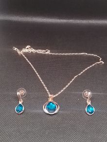 Goldtone Blue Gemstone Necklace and Earring Set 12 Free Postage