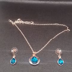 Goldtone Blue Gemstone Necklace and Earring Set 12 Free Postage