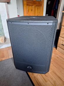 Wharfedale 1400w Active subs