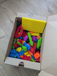 Stickle bricks