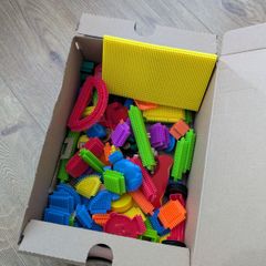 Stickle bricks