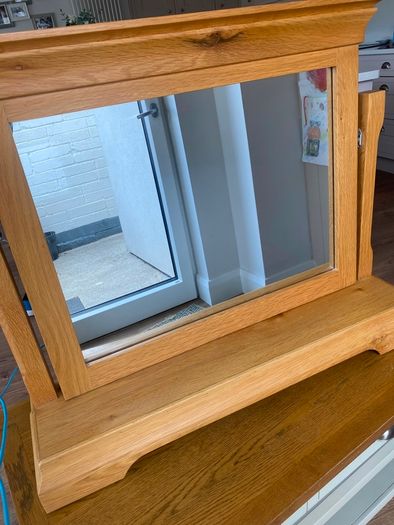 dressing room table mirror