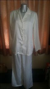 Triumph satin ladies pyjamas size UK12 EU40 Perfect condition Postage included