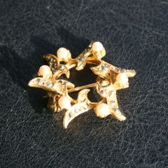 Vintage brooch 1,2"