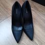 woman's shoes Image 3