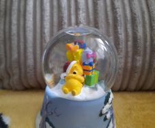winnie the pooh christmas snowglobe
