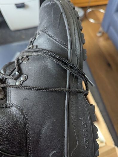 leather motorcycle boots hardly ever worn