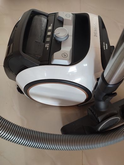 Miele bagless vacuum cleaner