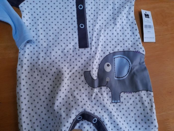 babygrow 2 New 6-9mths