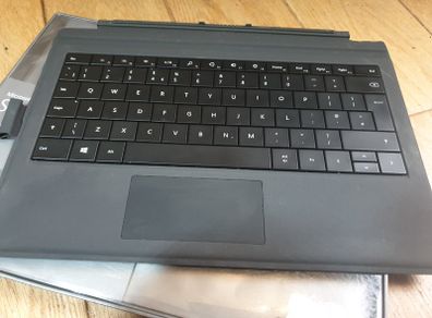 Microsoft Surface Pro 3 Type Cover keyboard and MS stylus pen