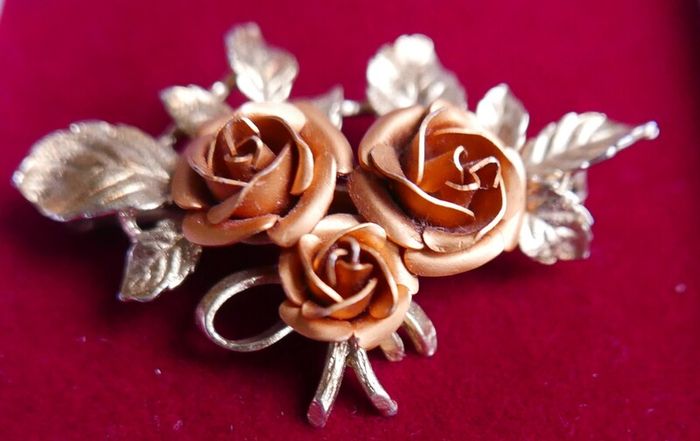 Vintage  Rose  Brooch