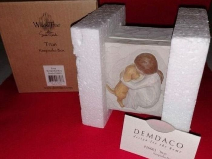 Willow Tree Trinket Box " Truly A Friend "