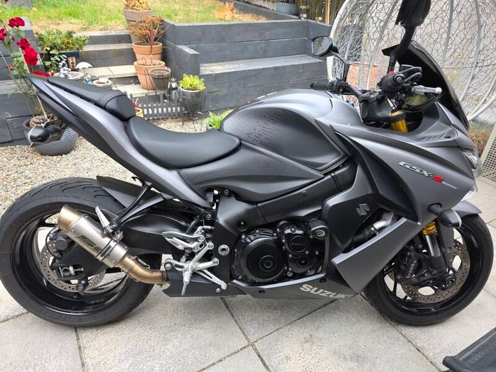 Suzuki gsxs1000f