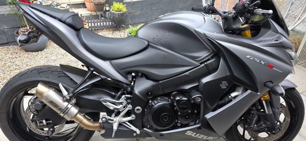 Suzuki gsxs1000f