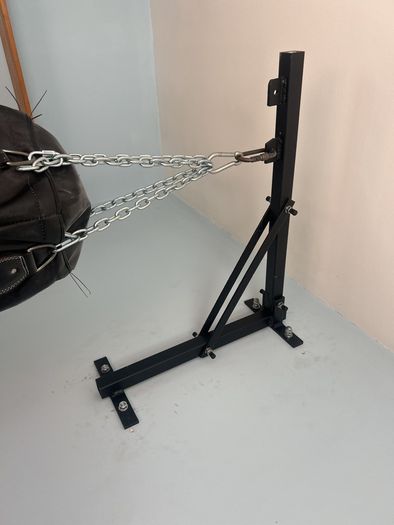 Box fit boxing bag plus wall bracket