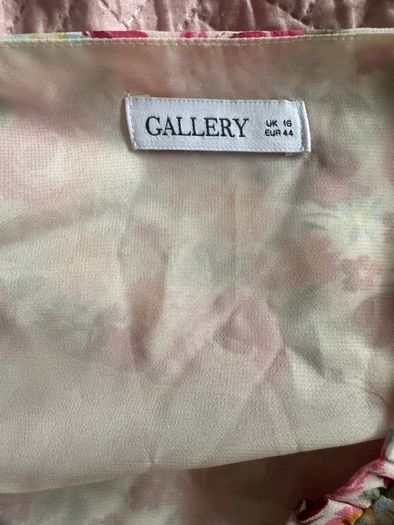 Lovely Gallery Floral maxi dress with front opening size UK16 EU44 Postage included
