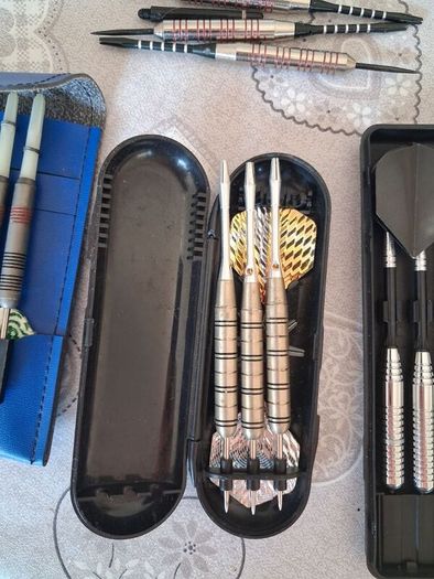 x4 sets of Darts