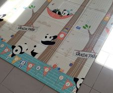 Foldable foam play mat