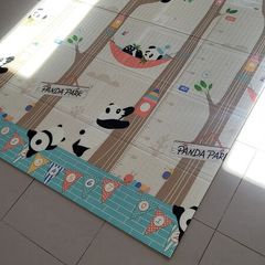 Foldable foam play mat