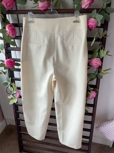 trousers Bnwt Zara cream barrel shape trousers size large
