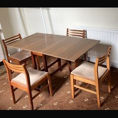 Drop leaf table