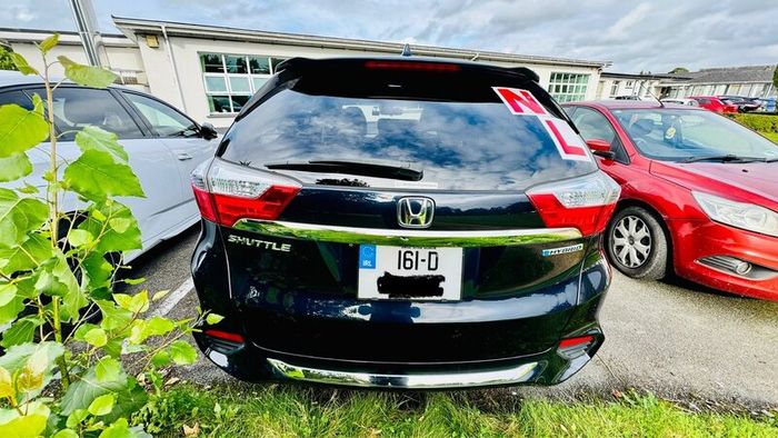 Honda Shuttle Hybrid Z 2016