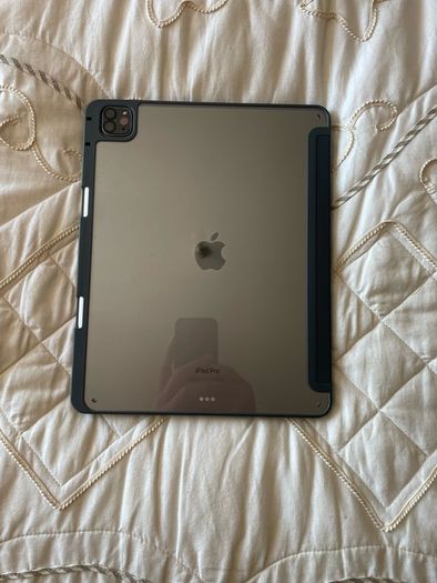 iPad Pro (2022) 12.9"