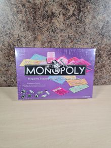 Monopoly boutique pink board game for girls