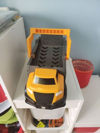 Toy car transporter