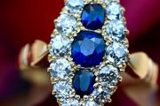 Antique Victorian Sapphire &amp; Diamond Ring - 18ct circa 1880