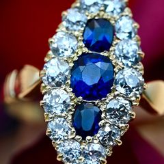 Antique Victorian Sapphire & Diamond Ring - 18ct circa 1880