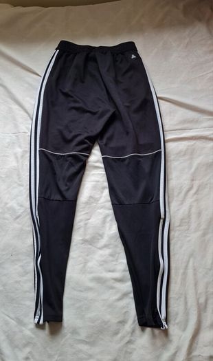 2017 adidas bottoms Size small black Zip pockets In excellent condition