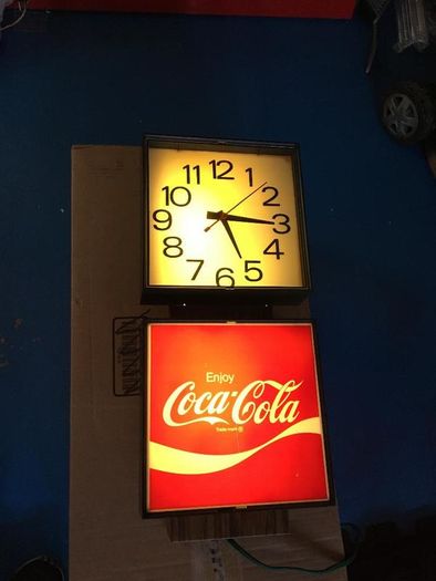 Coca Cola Lighted Wall Clock Year 1976