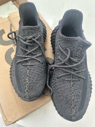 Black Yeezys uk 3.5