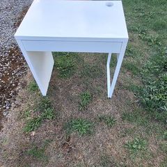Office desk and chair