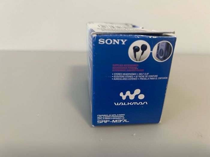 Vintage Sony Walkman Digital Radio SRF-M37L - Boxed, Mint Condition