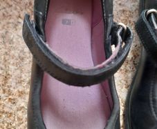 Girl's shoes