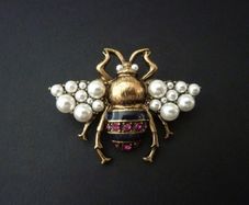 Honey Bee Pearl Crystal Brooch Pin