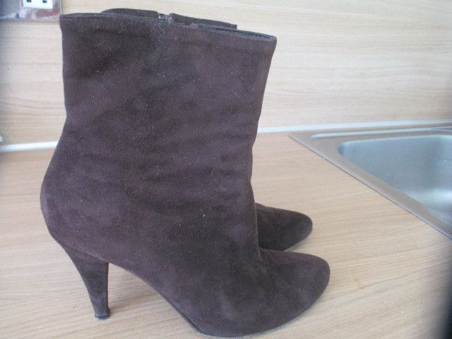 Brown Suede Ankle Boots from Alberto Zago size 6