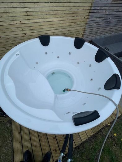 Hot tub