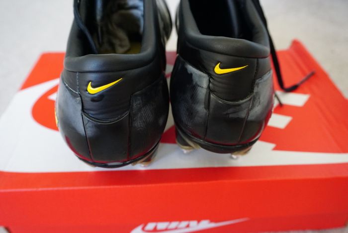 Football Boots Nike Air Zoom Total 90 III Black (2004) Size 8UK SG