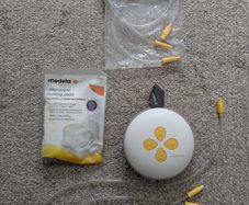 Medela Swing Maxi Double Breast Pump + Extras