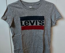 Levis t-shirt, top for women, ladies in mint condition, barely used