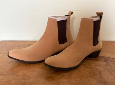 Chelsea Boots Size 8