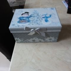Christmas  Storage/Gift Box With Lid. S.9" x 7". NEW.